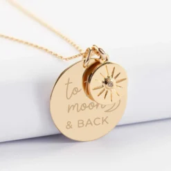 Best HappyBulle Pendentif personnalisé médaille gravée plaqué or 27 mm et breloque soleil scintillant 14 mm Plaqué or 18k
