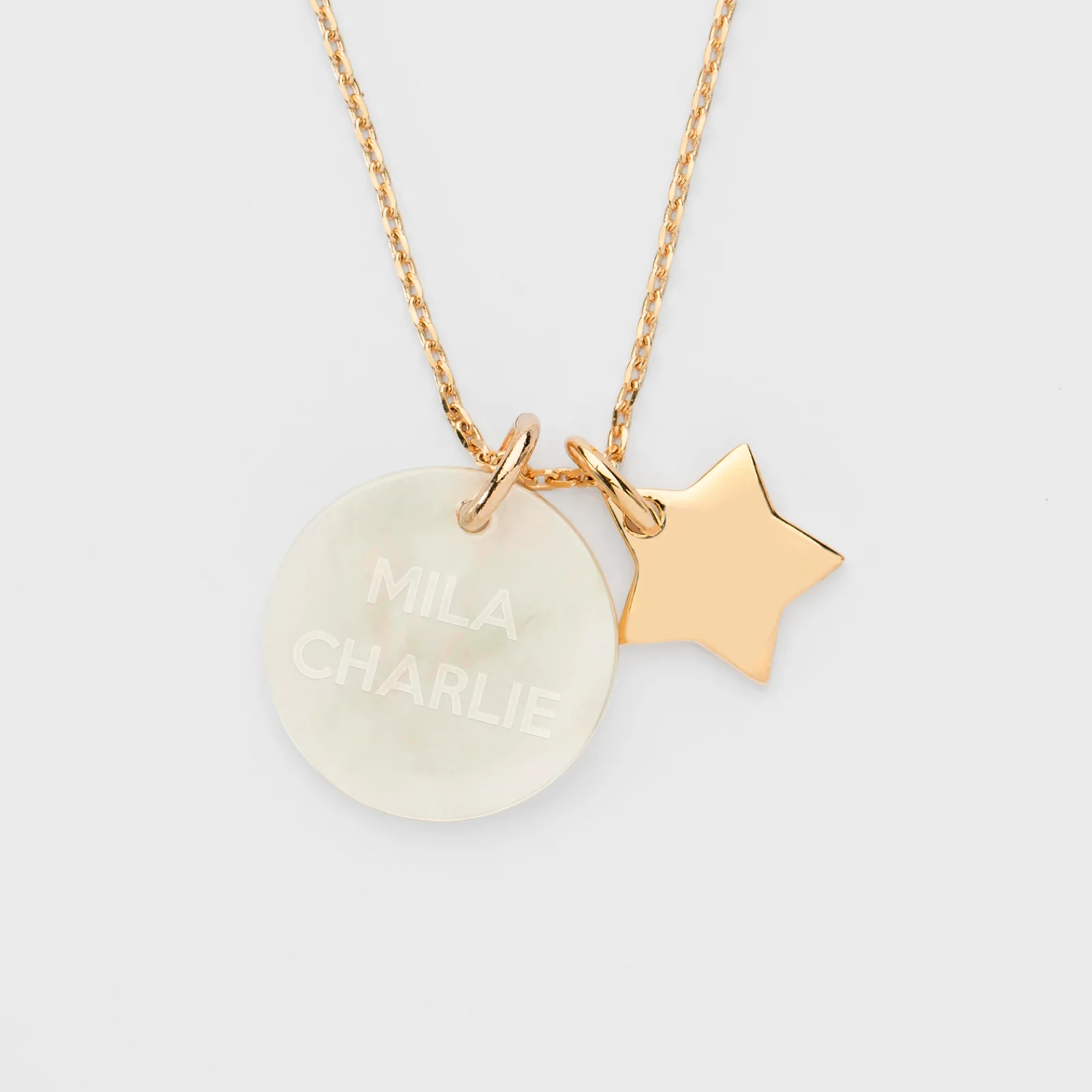 Outlet HappyBulle Pendentif personnalisé médaille gravée nacre 19 mm et breloque plaqué or étoile 12 mm