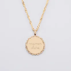Sale HappyBulle Pendentif personnalisé médaille vintage dentelée gravée plaqué or 17 mm Plaqué or 18k