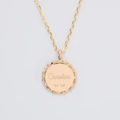 Sale HappyBulle Pendentif personnalisé médaille vintage dentelée gravée plaqué or 17 mm Plaqué or 18k