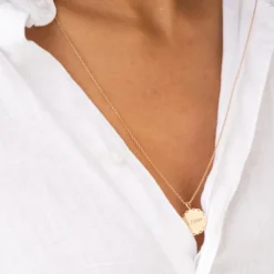 Sale HappyBulle Pendentif personnalisé médaille vintage dentelée gravée plaqué or 17 mm Plaqué or 18k