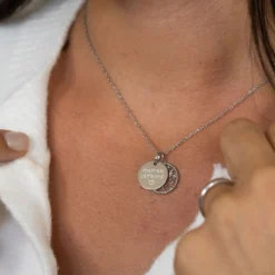New HappyBulle Pendentif personnalisé médaille gravée argent 15 mm et breloque arbre de vie contour torsadé 16 mm Argent rhodié 925