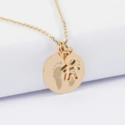 Discount HappyBulle Pendentif personnalisé médaille gravée plaqué or 19 mm et breloque petit garçon zircon 12 mm Plaqué or 18k