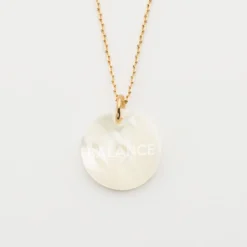 HappyBulle Pendentif plaqué or personnalisé médaille gravée nacre 19 mm