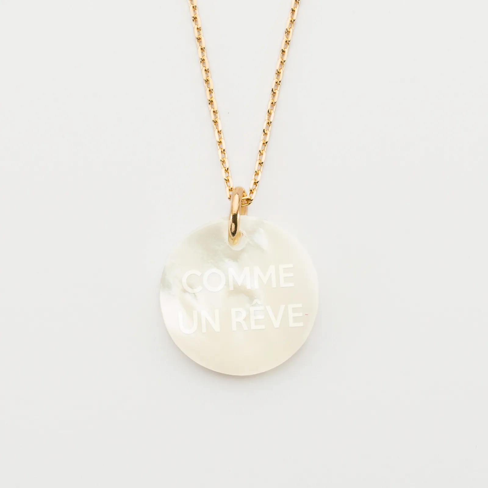 HappyBulle Pendentif plaqué or personnalisé médaille gravée nacre 19 mm