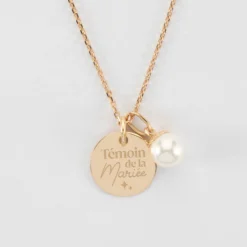 Online HappyBulle Pendentif Témoin personnalisé médaille gravée plaqué or 15 mm et breloque perle nacre 10 mm