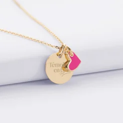 New HappyBulle Pendentif Témoin personnalisé médaille gravée plaqué or 15 mm et breloque coeur email 10 mm Plaqué or 18k