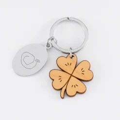 Sale HappyBulle Porte clé personnalisé médaille gravée ovale acier et breloque bois trèfle