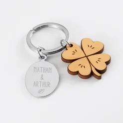 Sale HappyBulle Porte clé personnalisé médaille gravée ovale acier et breloque bois trèfle