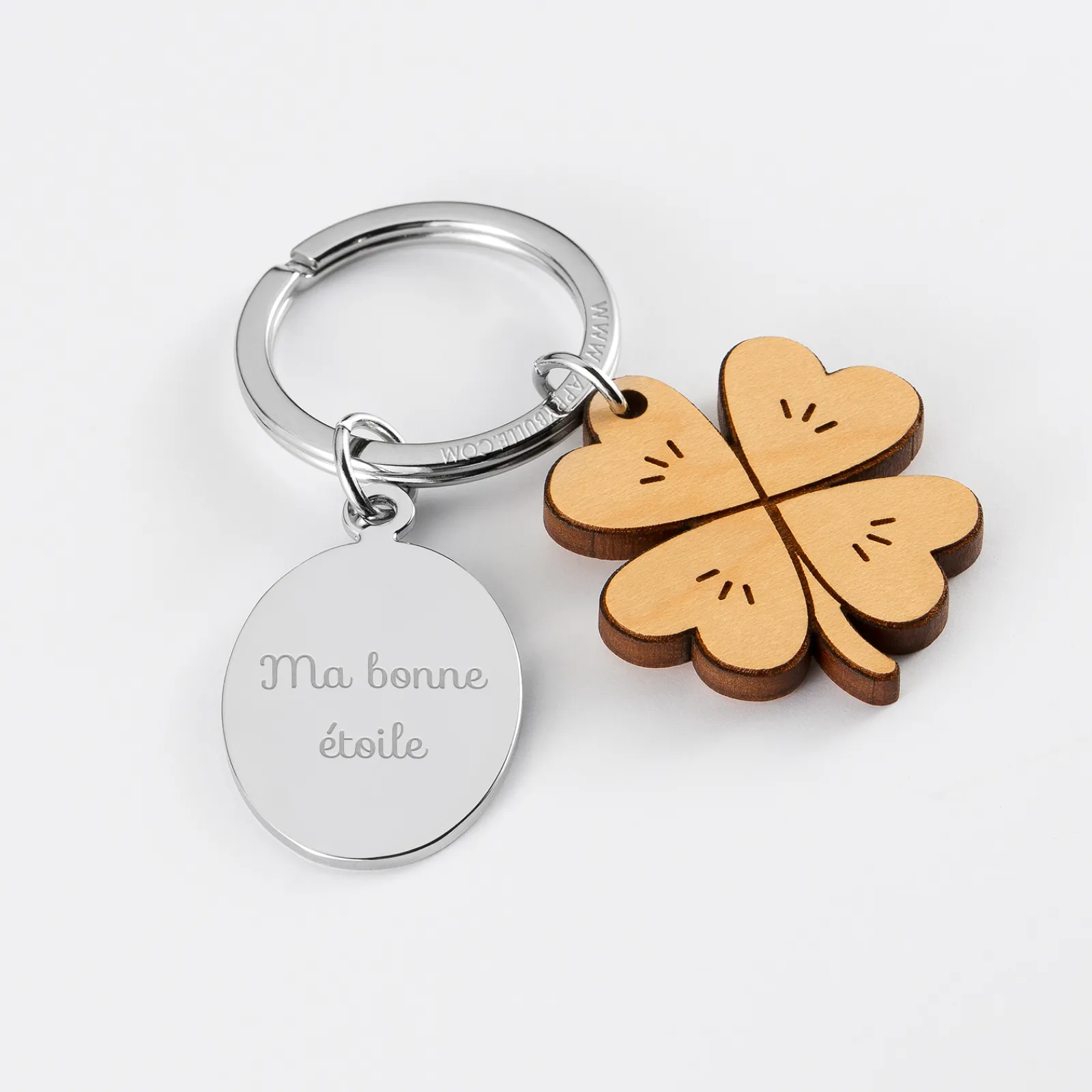 Sale HappyBulle Porte clé personnalisé médaille gravée ovale acier et breloque bois trèfle