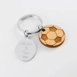 Outlet HappyBulle Porte clé personnalisé médaille gravée ovale acier et breloque bois foot