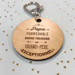 HappyBulle Porte-clés gravé bois médaille ronde 50 mm - Edition spéciale 