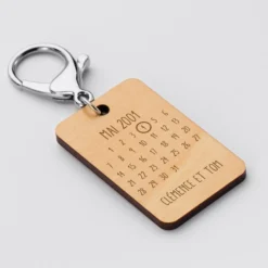 Outlet HappyBulle Porte-clés personnalisé calendrier médaille gravée bois