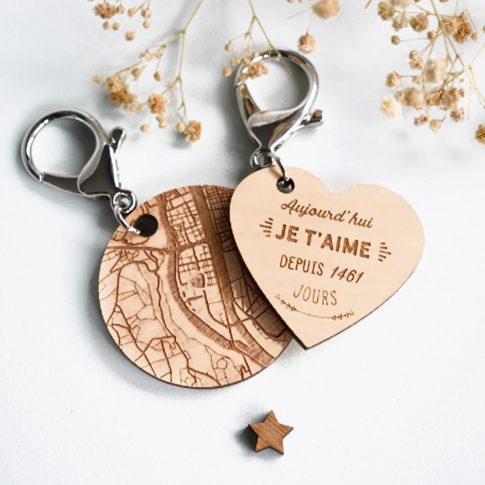 Discount HappyBulle Porte-clés personnalisé gravé médaille ronde 50 mm "Géo map" Bois