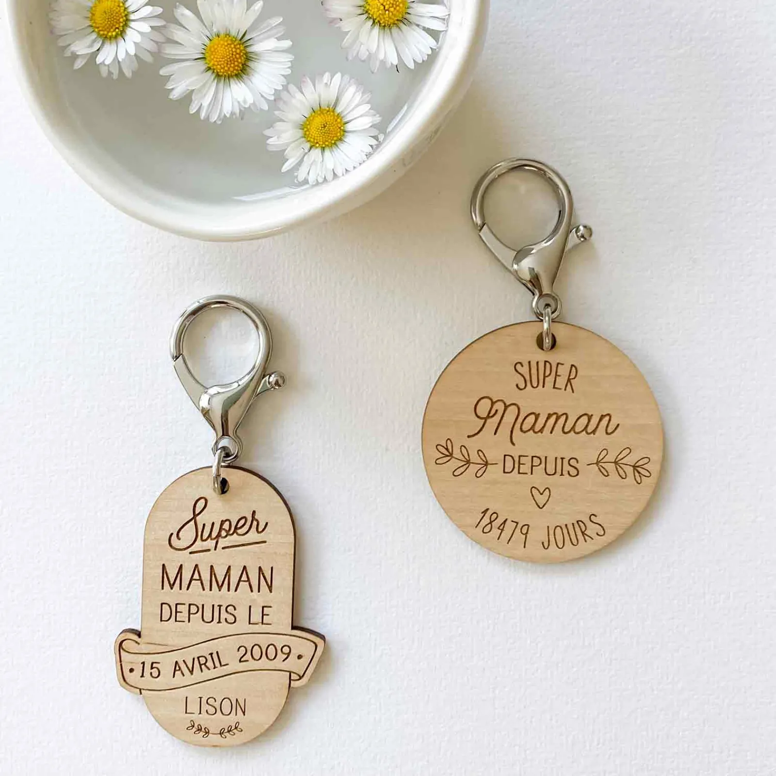 Sale HappyBulle Porte-clés personnalisé gravé bois médaille ronde 50 mm - "Super depuis" Maman