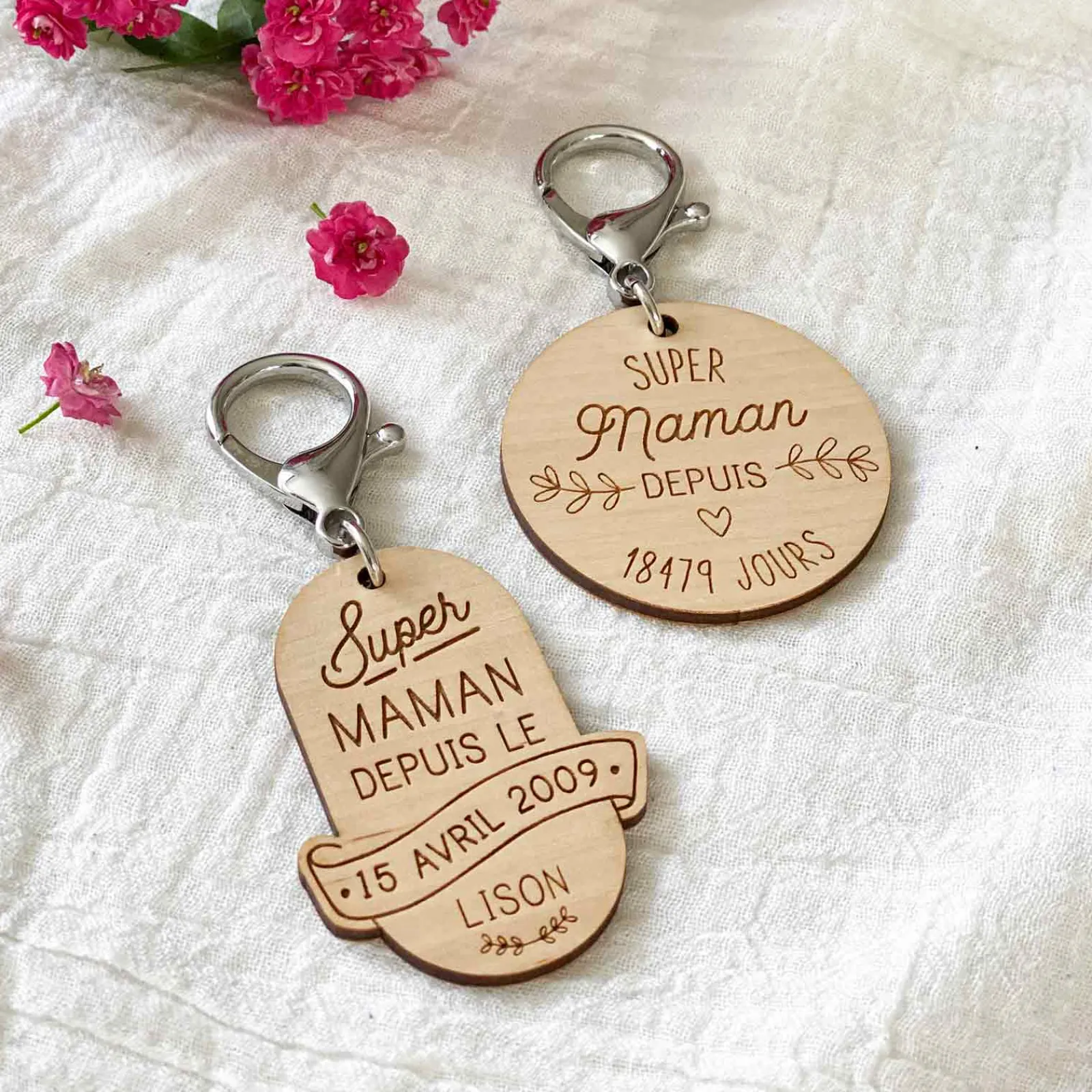 Discount HappyBulle Porte-clés personnalisé gravé bois médaille ovale 58x43 mm - "Super maman depuis"