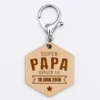 Best HappyBulle Porte-clés personnalisé gravé bois médaille hexagone 52x45 mm - "Super papa depuis"