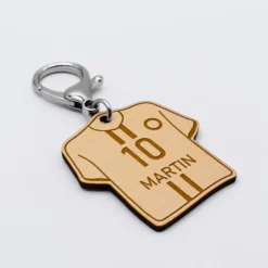Clearance HappyBulle Porte-clés personnalisé gravé bois Maillot de 50x50 mm Football