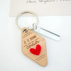 Online HappyBulle Porte-clés personnalisé gravé bois médaille motel 60x35 mm et breloque acrylique miroir 40x8 mm - Edition spéciale "la clé de mon coeur"