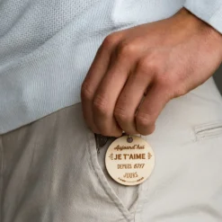 Outlet HappyBulle Porte-clés personnalisé gravé bois médaille 50 mm "Je t'aime depuis..." - Nos petits imparfaits