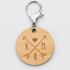 Discount HappyBulle Porte-clés personnalisé initiales médaille gravée bois ronde 50 mm "pour les amoureux"