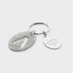 HappyBulle Porte-clés personnalisé médaille gravée ovale acier et breloque initiale acrylique é Pailleté argent