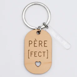 Online HappyBulle Porte-clés "Père fect" personnalisé gravé bois médaille ovale 55x35 mm et breloque acrylique 40x8 mm