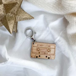 HappyBulle Porte clés Spotify personnalisé gravé cassette rétro Bois