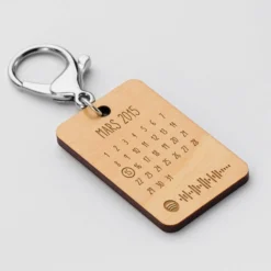 Sale HappyBulle Porte-clés Spotify personnalisé calendrier médaille rectangle gravée bois 55x35 mm