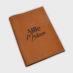 Best HappyBulle Protège passeport personnalisé cuir couleur Caramel EVJF