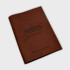 Outlet HappyBulle Protège passeport personnalisé cuir couleur Fauve Marié